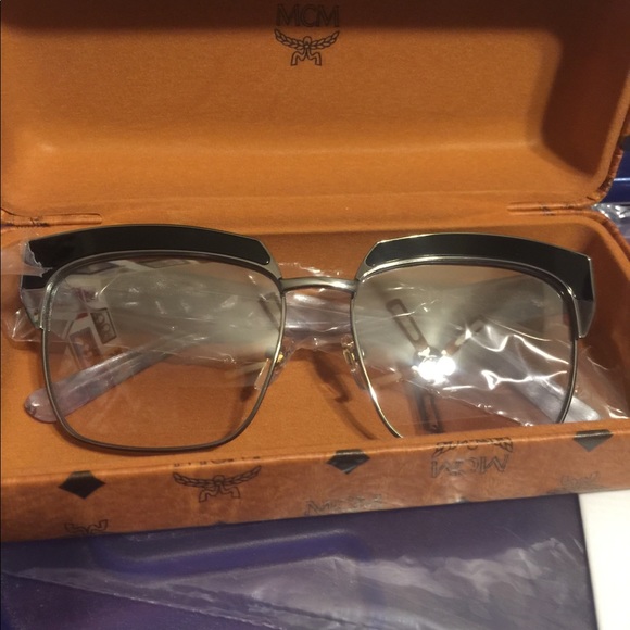 NWT Retro MCM Sunglasses - Picture 4 of 5